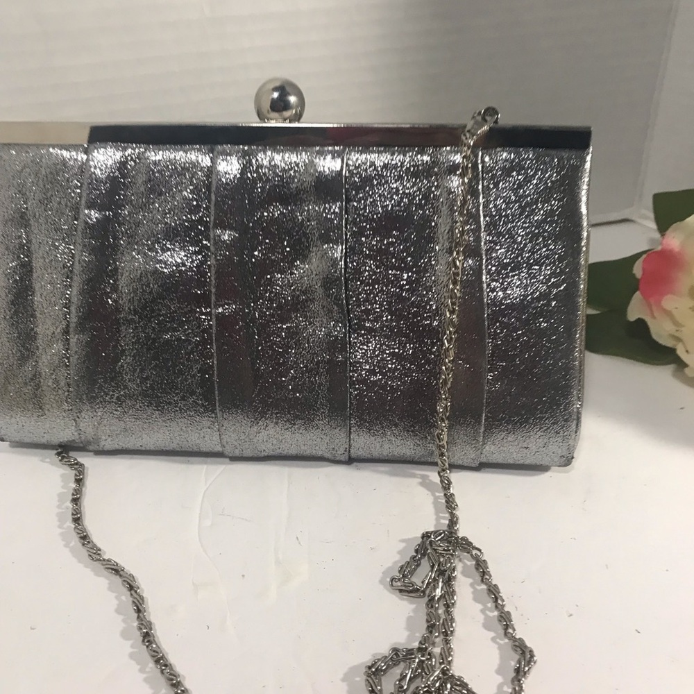 Glamorous Metallic Clutch with Chain
